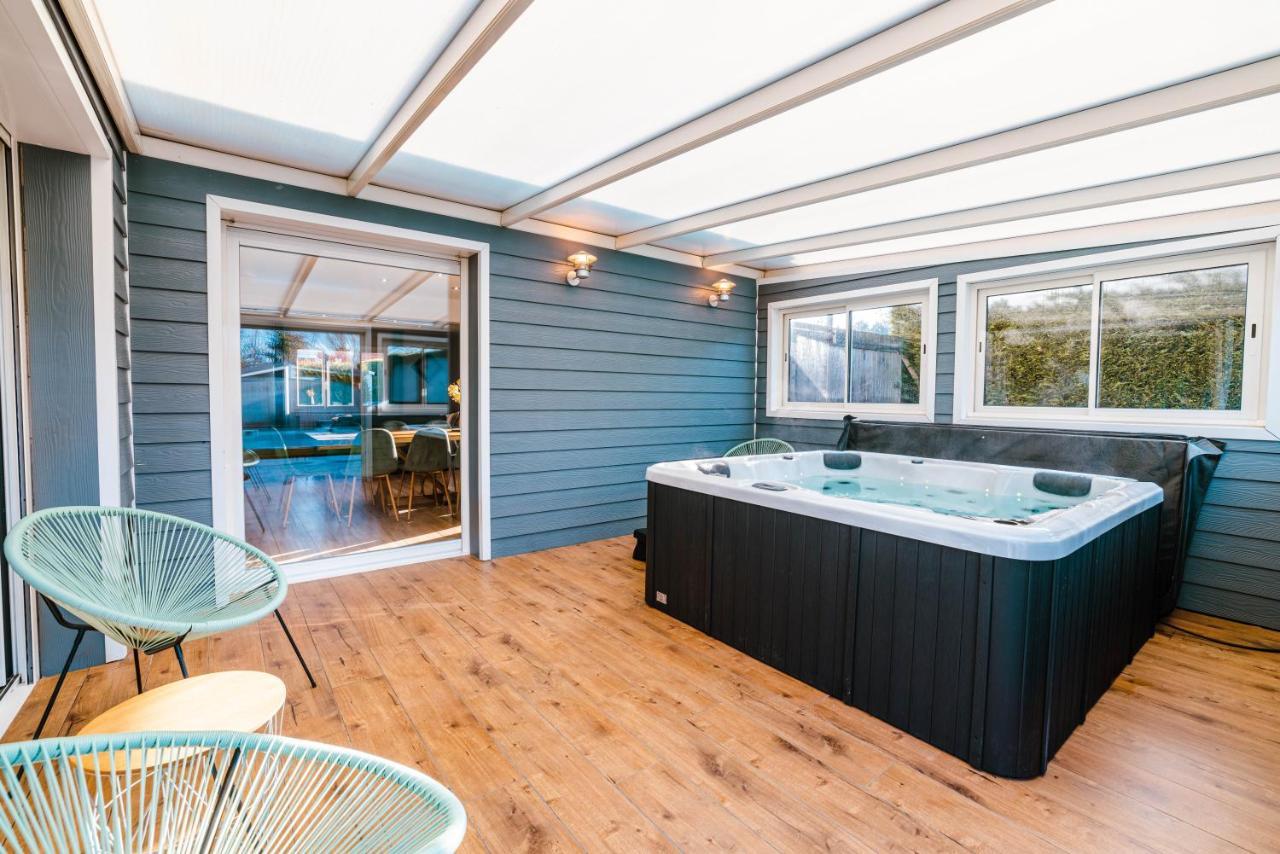 Grande Maison Avec Piscine Et Jacuzzi A La Campagne Desvres Exterior photo